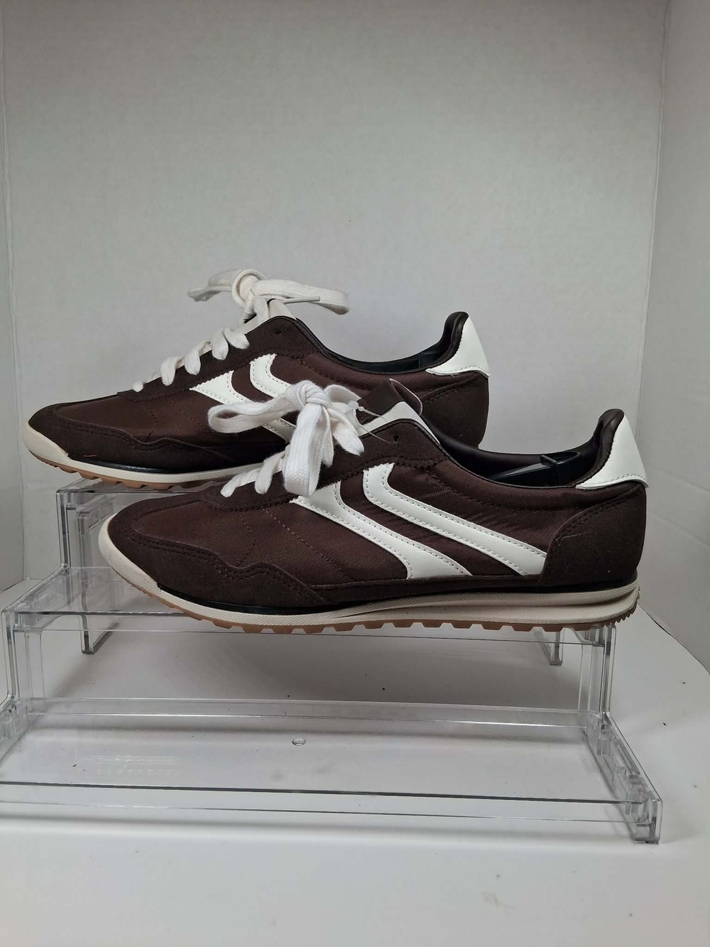 No Boundaries Women's Brown/White Lace-Up Low Top Athletic Sneakers Sz: 9.5